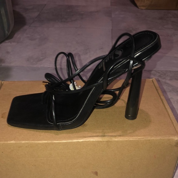 Black open toe strap heels size 6 women brand new SHEIN shoe - Picture 4 of 8